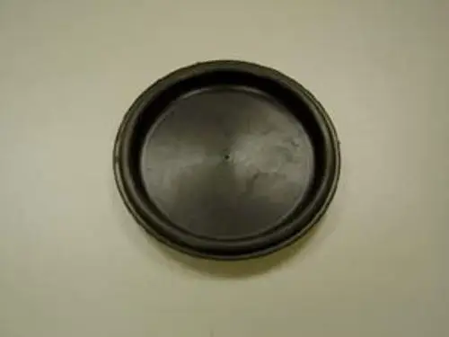 Flanschdichtung aus schwarzem Material, flach und rund mit einem Innenbereich, geeignet für Anwendungen in Heizsystemen, Marke Remeha.